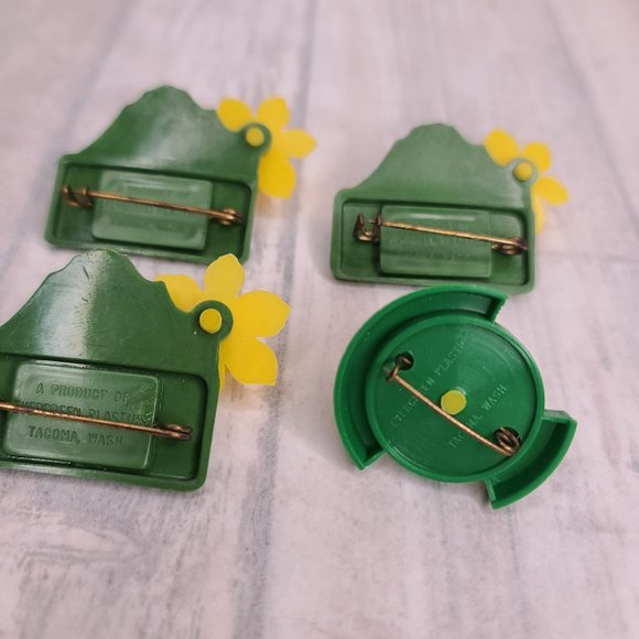 Set of 4 Vintage Daffodil Booster Pin Brooches 1960 and 1963. Pinup Retro - Picture 9 of 9